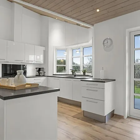 펜션 Djuna - 550m From The Sea By Interhome