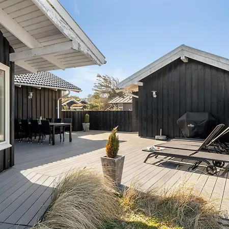 Holiday home Djuna - 550m From The Sea By Interhome *